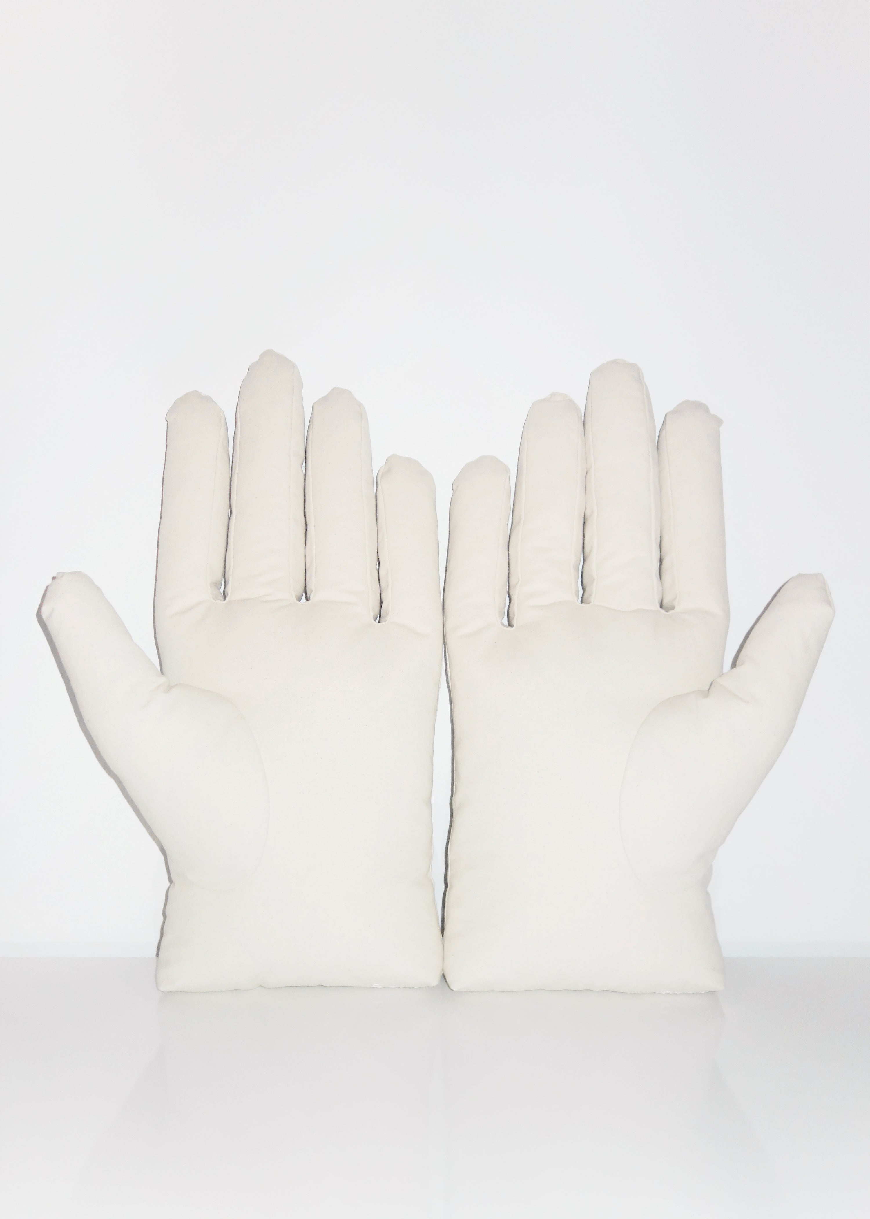 Pair of Hands in Cotton Canvas