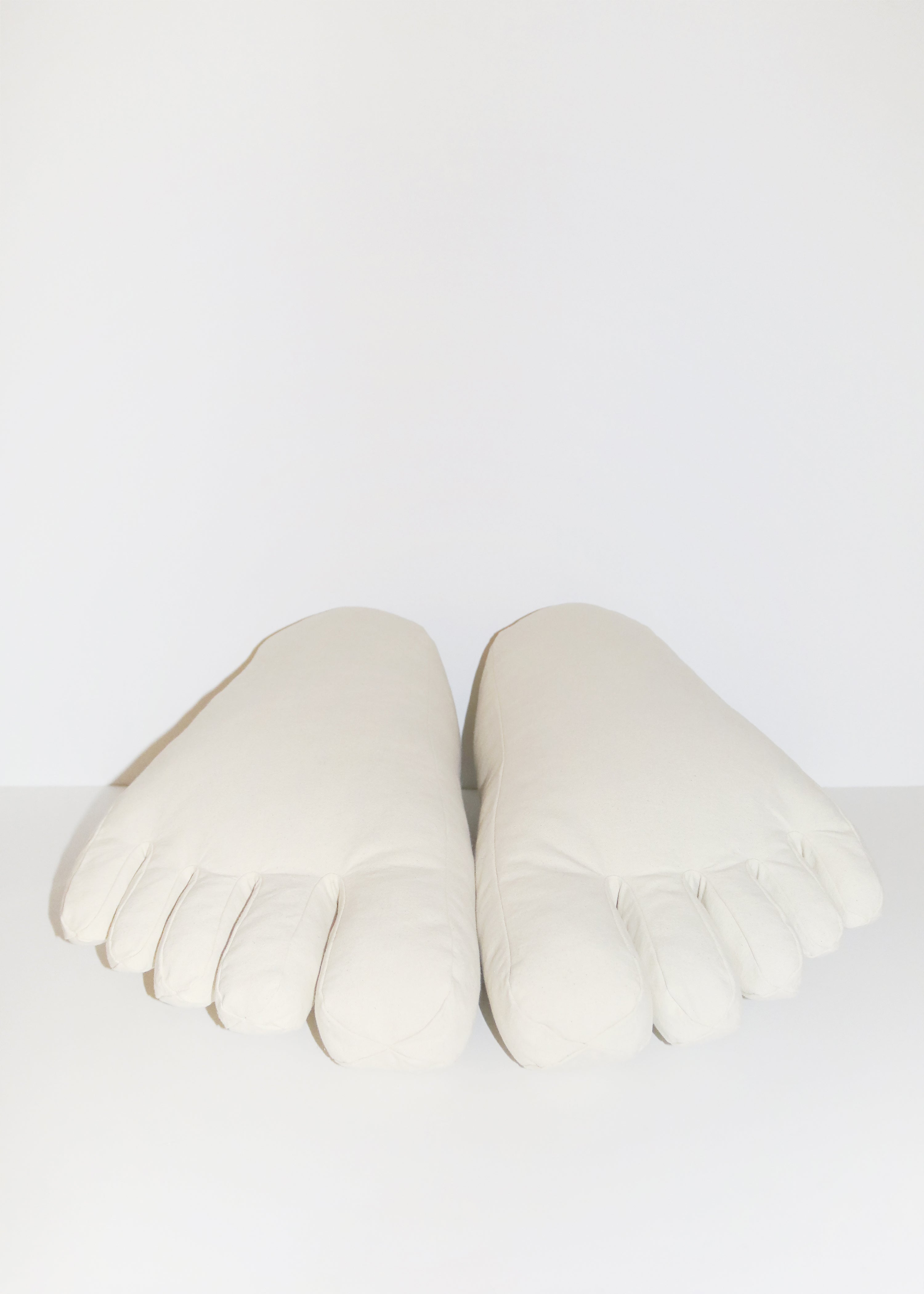 Pair of Feet in Cotton Canvas
